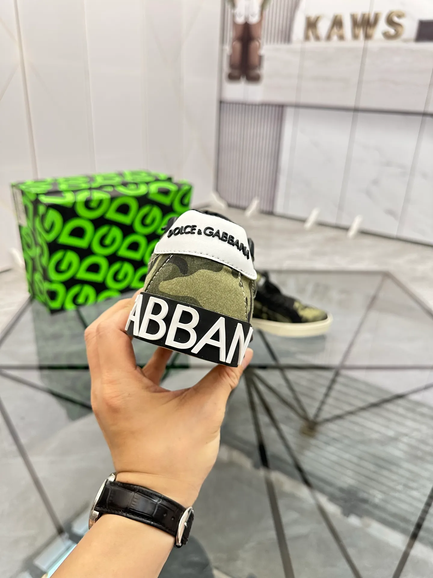 Men's shoes: 💰P460¥ Product trademark: DG "Dolce & Gabbana*" low-top casual shoes Regular size: 35-45 (can be customized to 46.) Product materials: imported cowhide leather upper spliced ​​with original fabric, sheepskin lining, original outsole. Number: 803